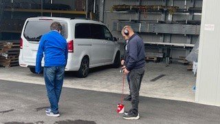 Slika špina ledić zaposlenika u akciji